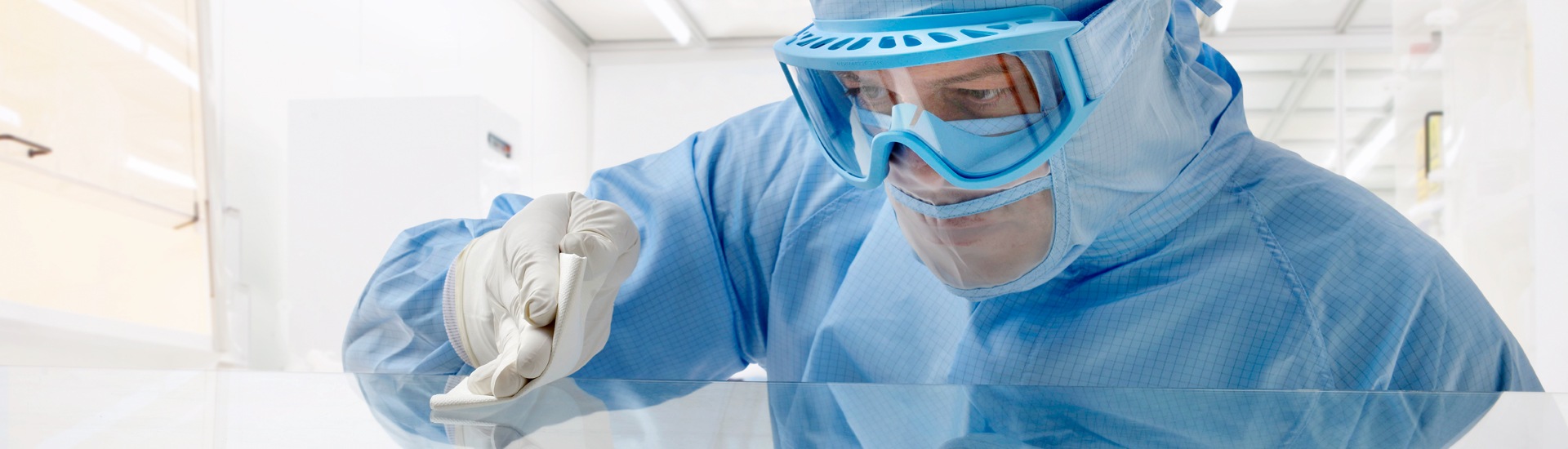 Header_CE.jpg Expert Cleaning in Controlled Environment